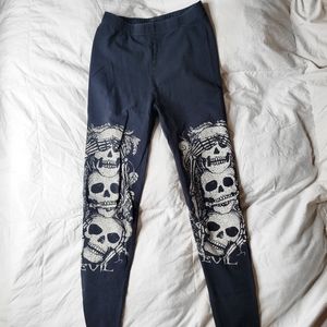 ☀️3/$20: Hear No Evil Skull Leggings